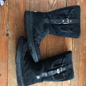 UGG NWOT Sz11 boots with pockets